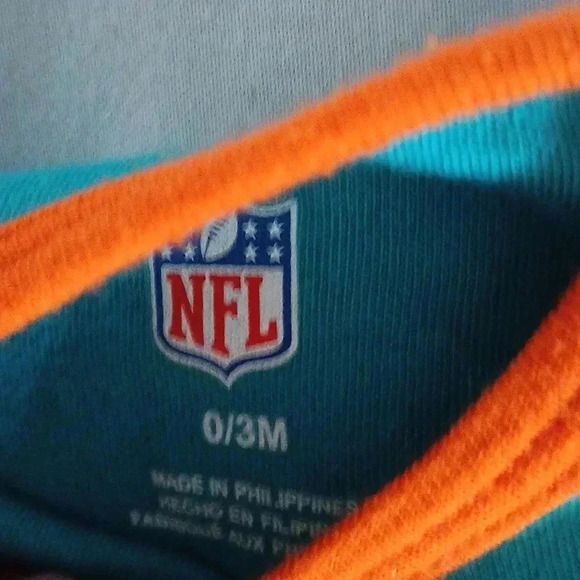 0-3 months miami dolphins onesie..worn twice..smoke free home..hypoallergenic - Picture 3 of 5